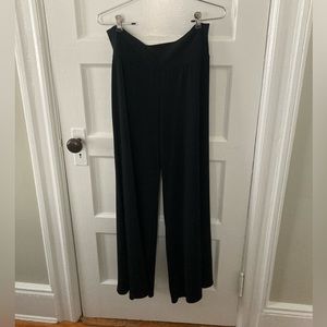 Black wide leg stretchy pants in size 1x